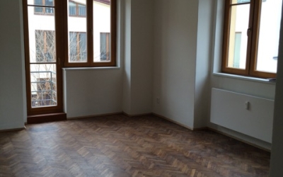 obývací pokoj - vstup na balkon